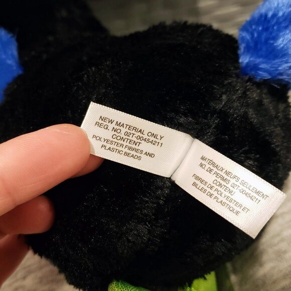 TY Beanie "Beaks" the Toucan 8.5" TySilk Colorful Tropical Bird Blue Pink Green - Picture 6 of 7